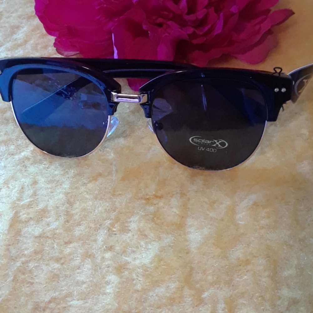 Sunglasses - Picture 1 of 2